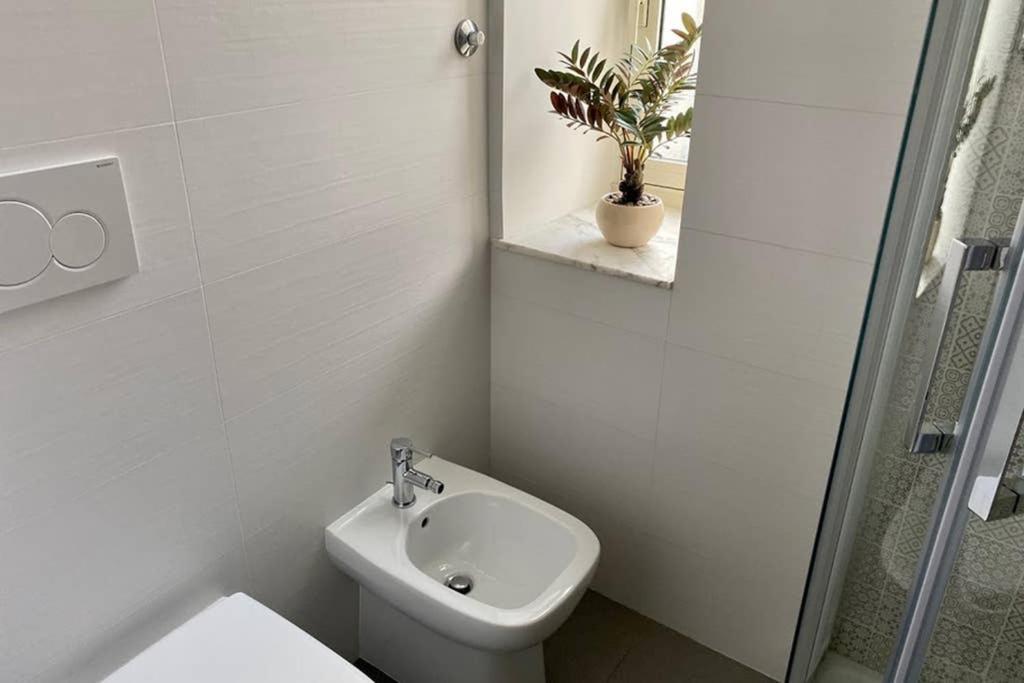Central Modern Apartment Rome -Locazione Turistica- Luaran gambar